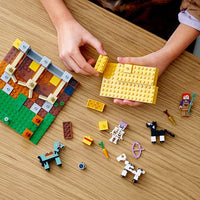 LEGO MINECRAFT ESTABLO DE CABALLOS - 241 PIEZAS